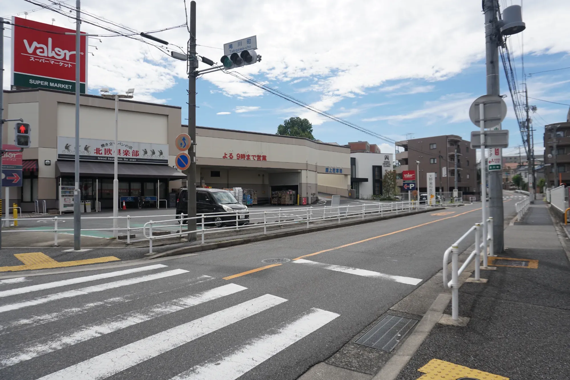12　交差点から見た大野歯科医院