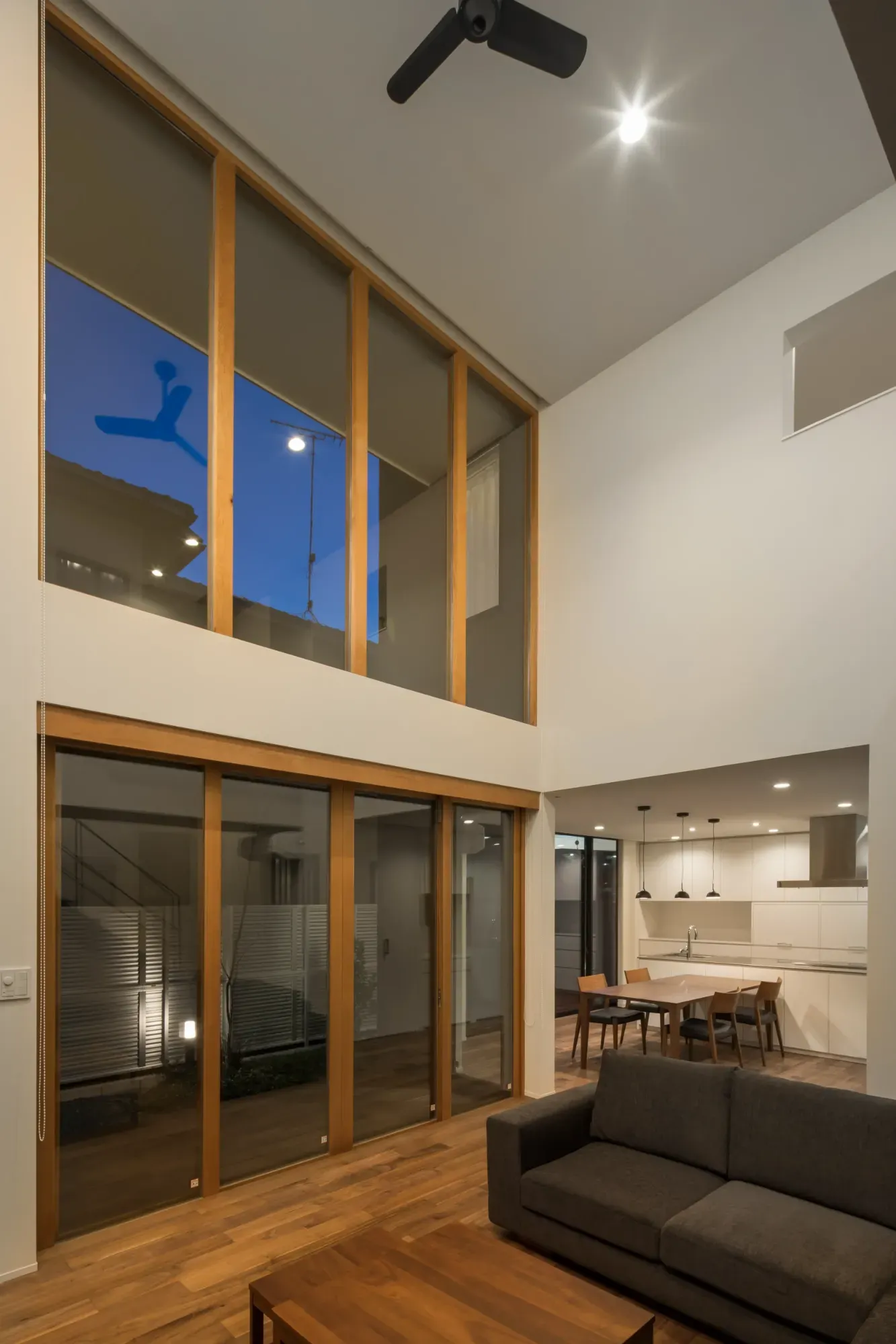 02 詳細図をもとに製作した木製建具｜House in Kiyosu