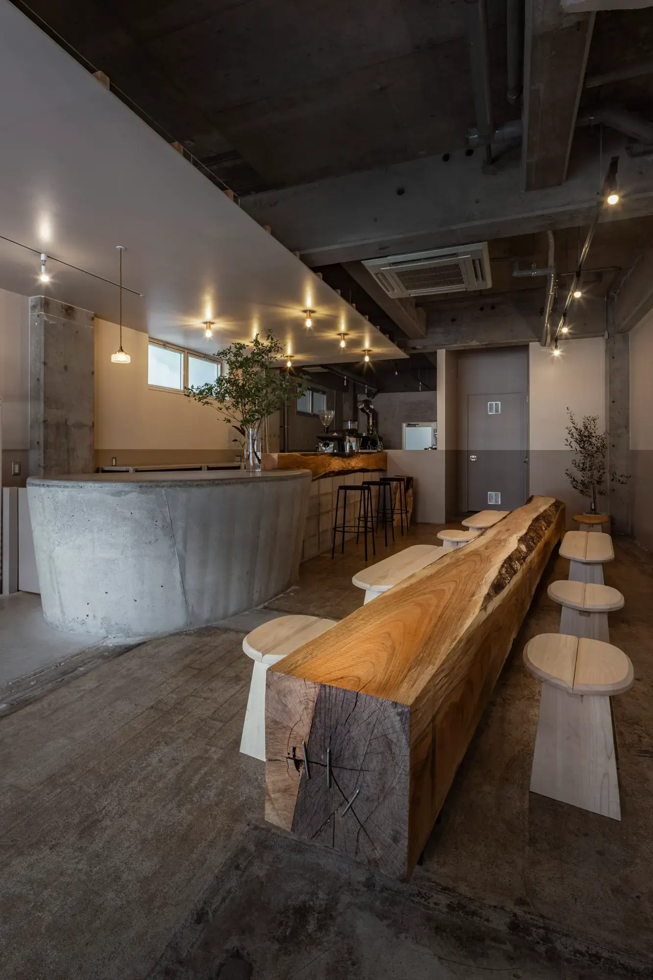 R ART OF COFFEE Chiyoda interior