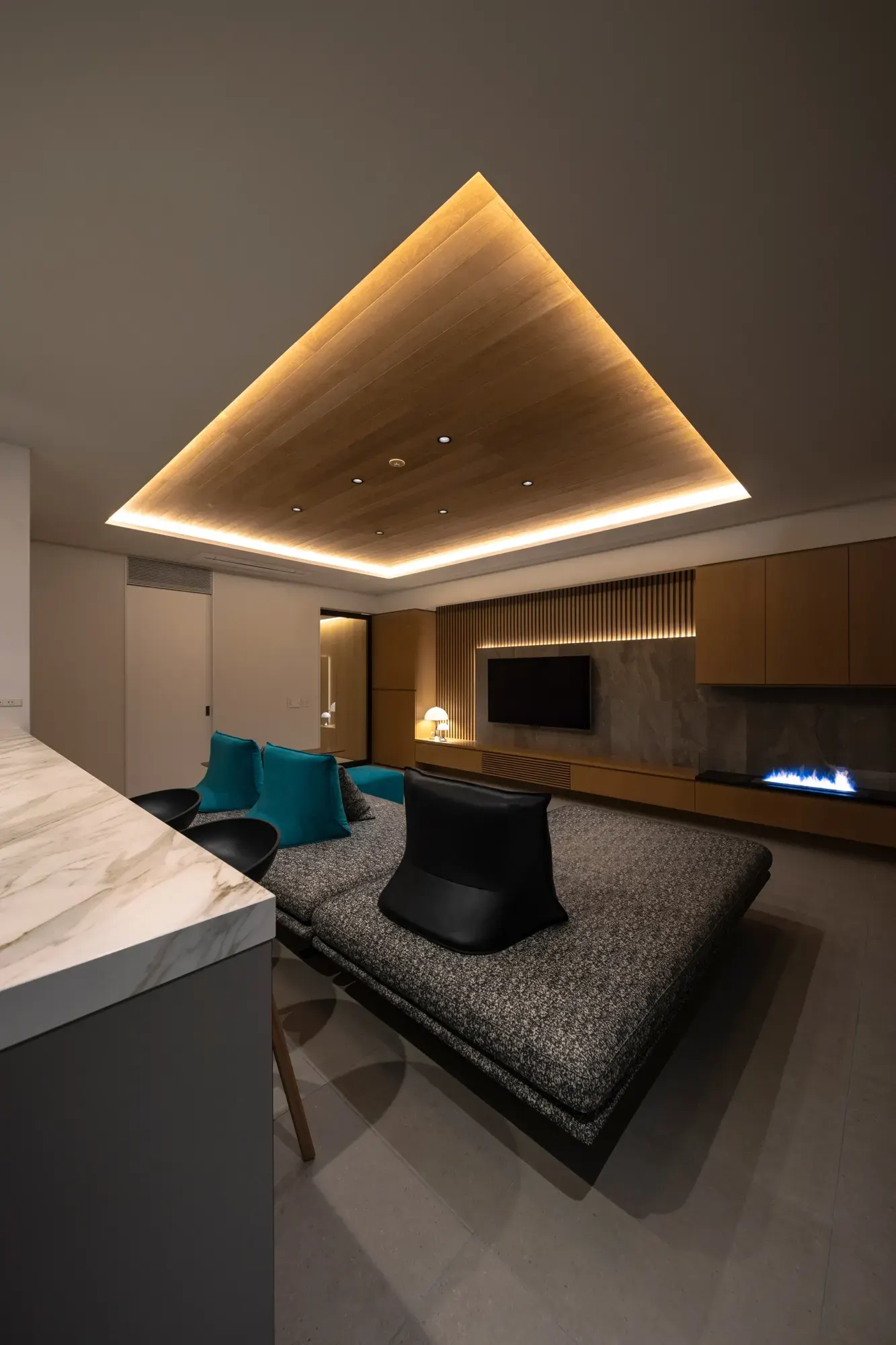 U-mansion renovation interior